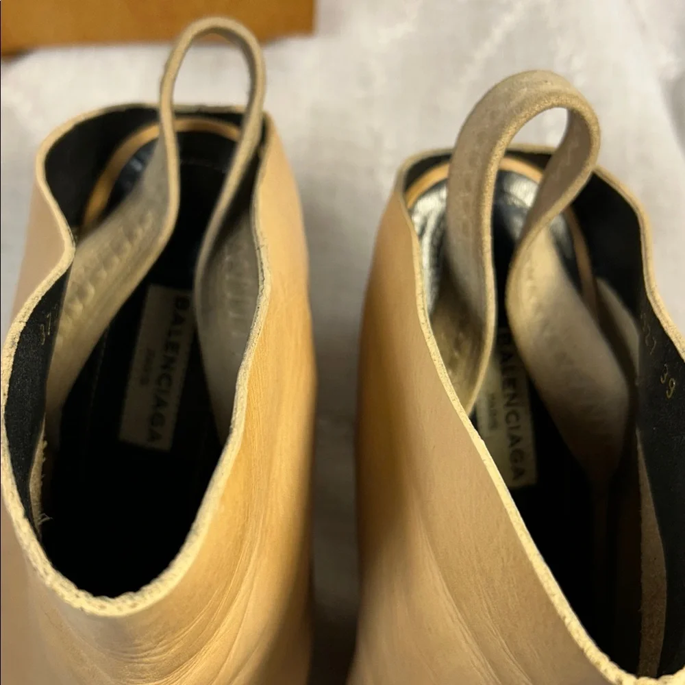 Balenciaga leather platform hidden heeled shoes sling back